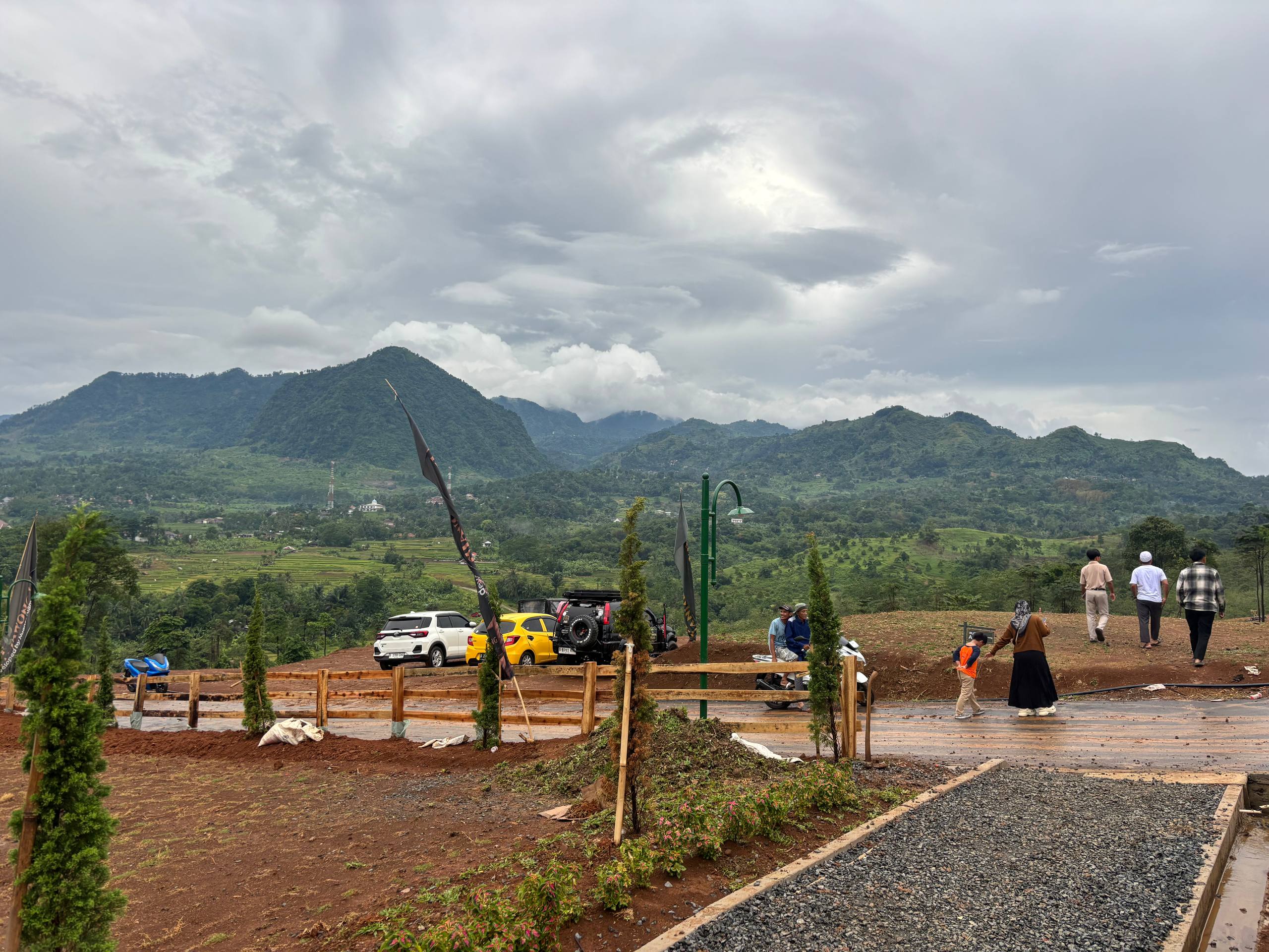 Pemandangan Gunung Hanjawong